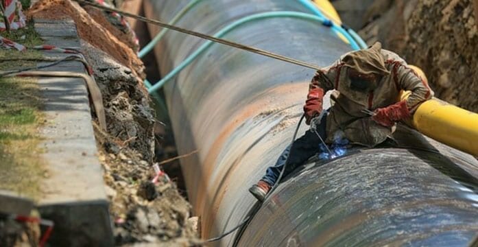 pipelines A web of pipelines binds the Canada, U.S. economies together