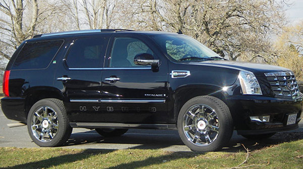 The 2010 Cadillac Escalade Hybrid is nimble and luxurious
