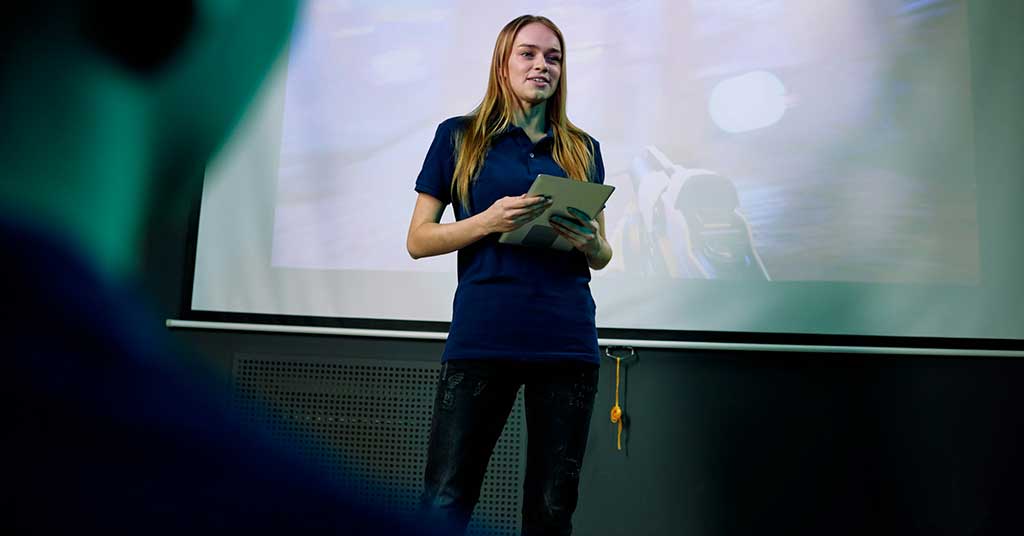 7 body language tips to make sure people take you seriously